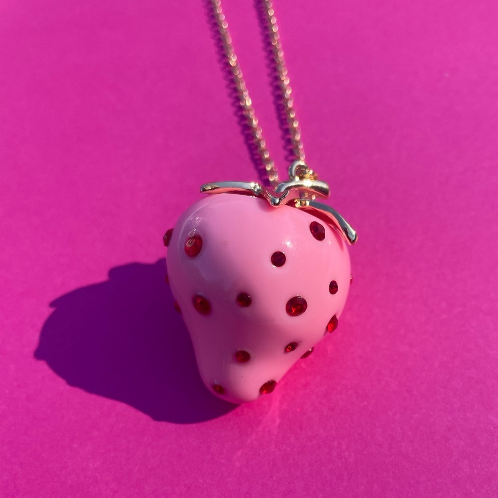 NWT Betsey Johnson Strawberry Long Pendant Necklace Pink & Gold - Picture 1 of 5